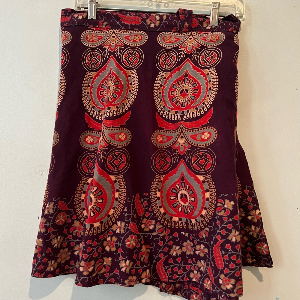 Gorgeous wrap skirt. Perfect for fall. Fits like a Medium. NWOT